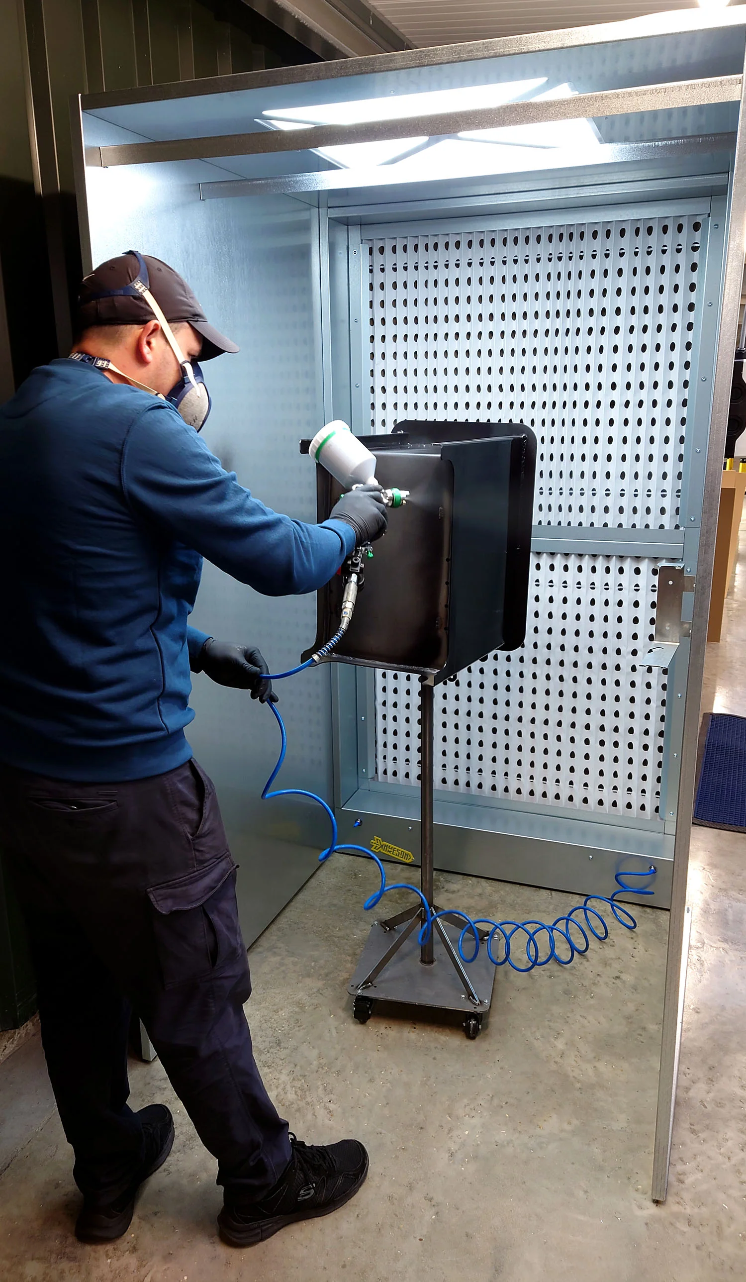 Nukeson Industrial Spray Booth with Full Height Opening - Image 9