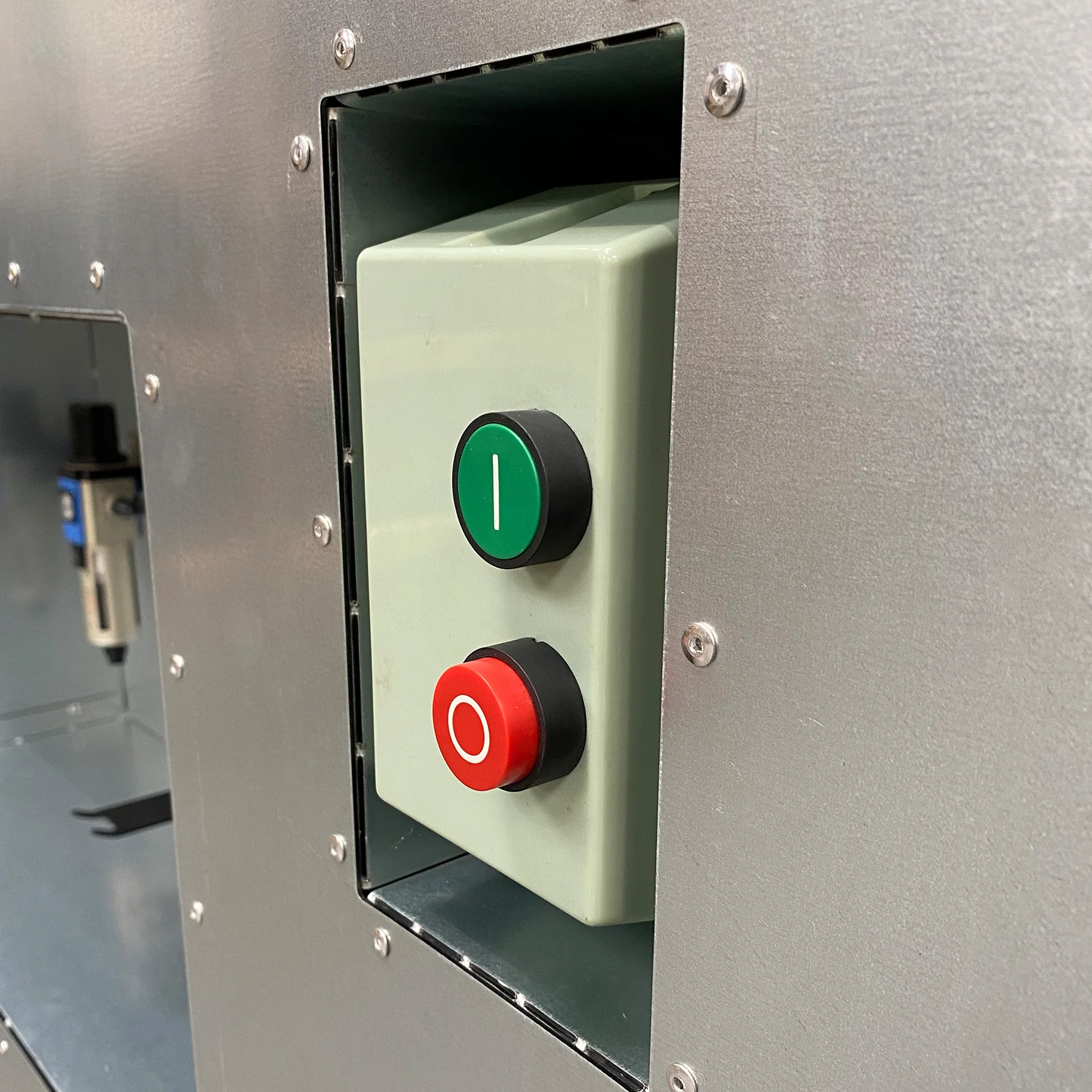 Nukeson Spray Booth with Turntable & Roof Opening for Crane Loading - Image 11