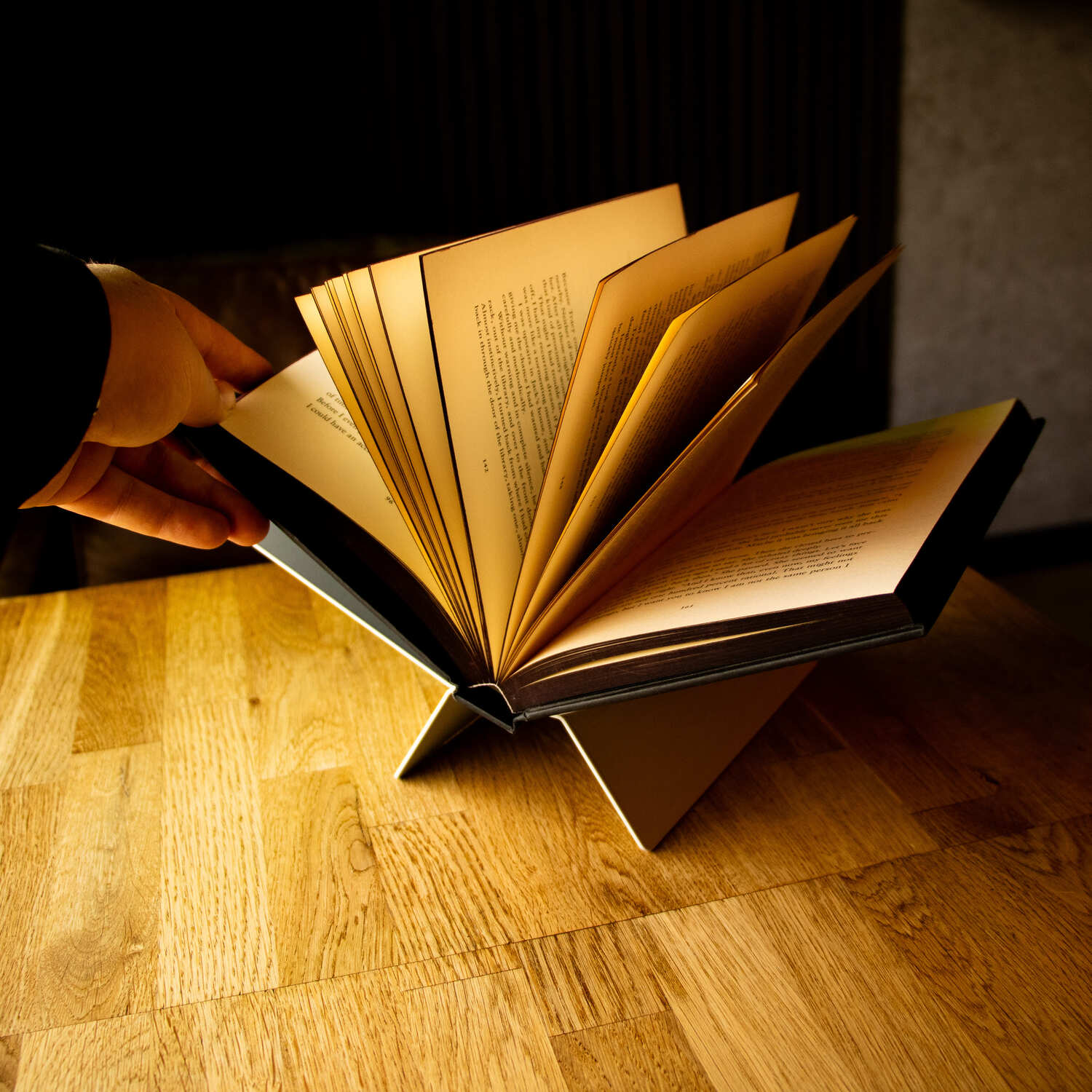 Okunaii™ Chapter Desktop Book Reading Display Stand & Cradle - Image 11