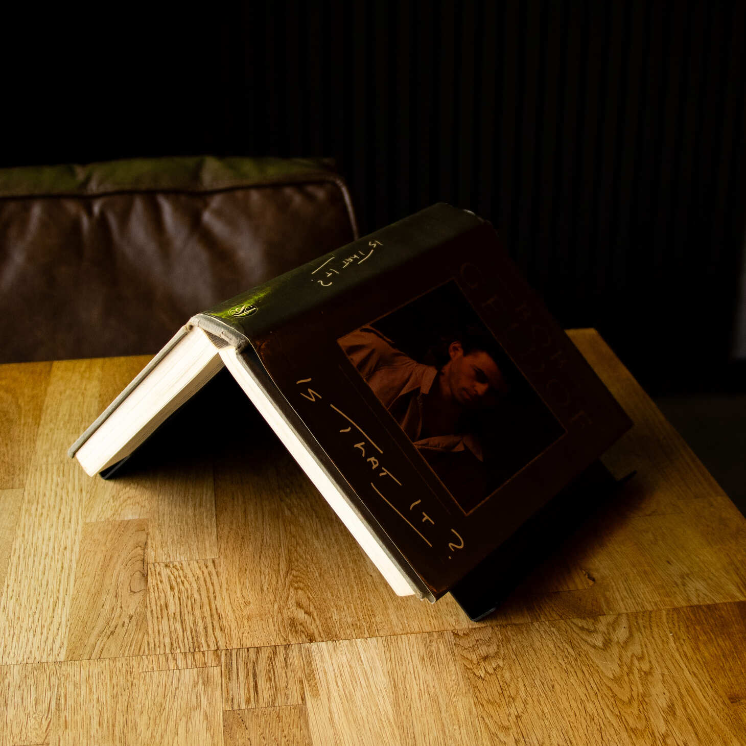 Okunaii™ Chapter Desktop Triangle Book Rest - Image 13