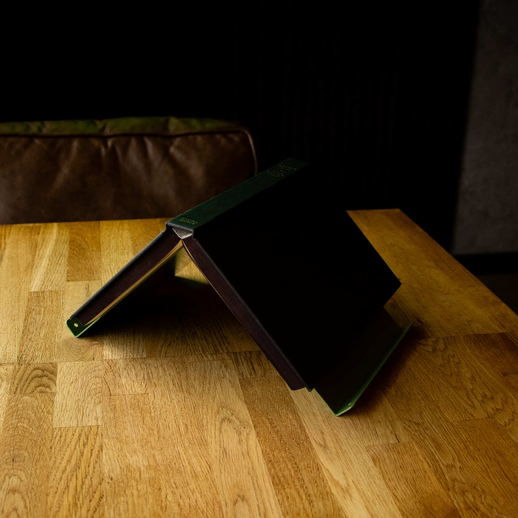 Okunaii™ Chapter Desktop Triangle Book Rest - Image 6