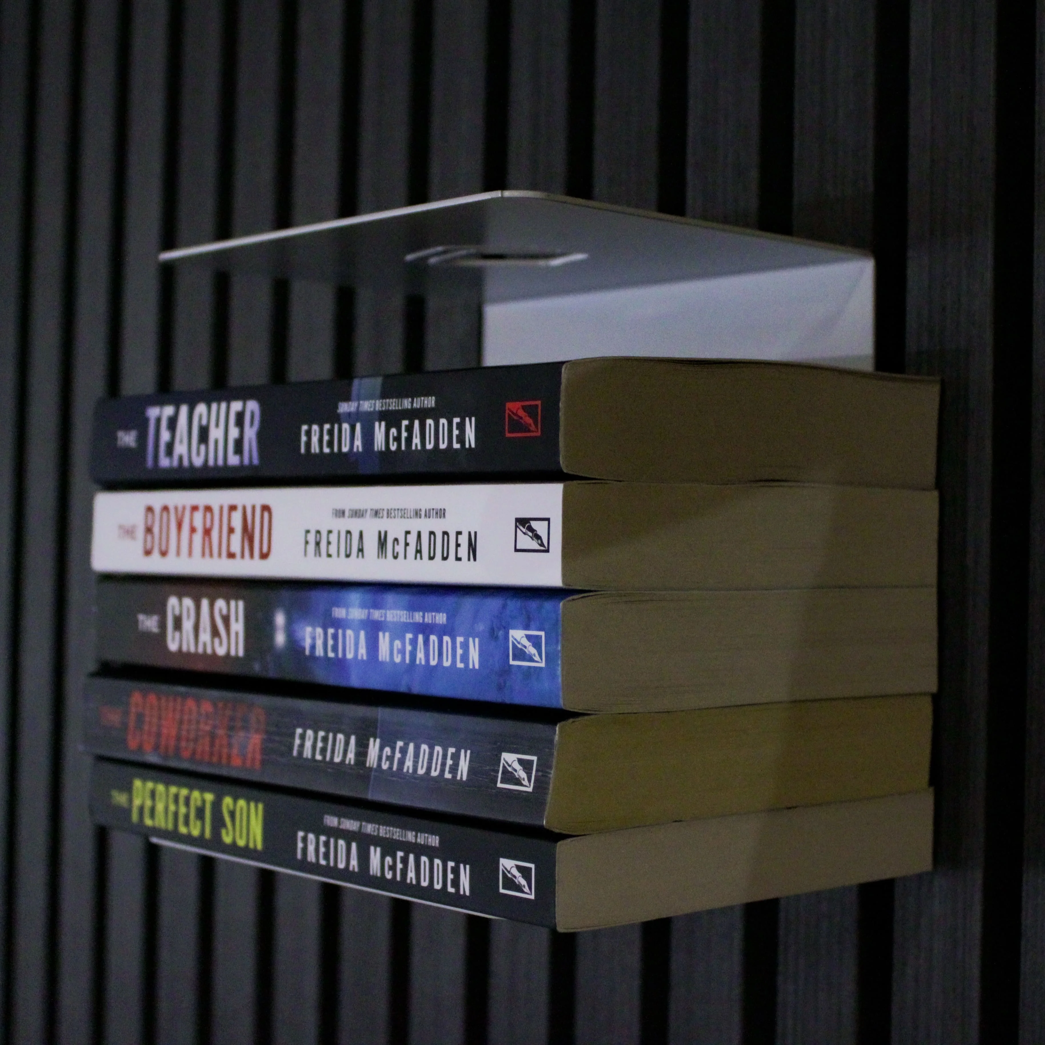 Okunaii™ Chapter Wall Mount Invisible Infinity Book Shelves - Image 13