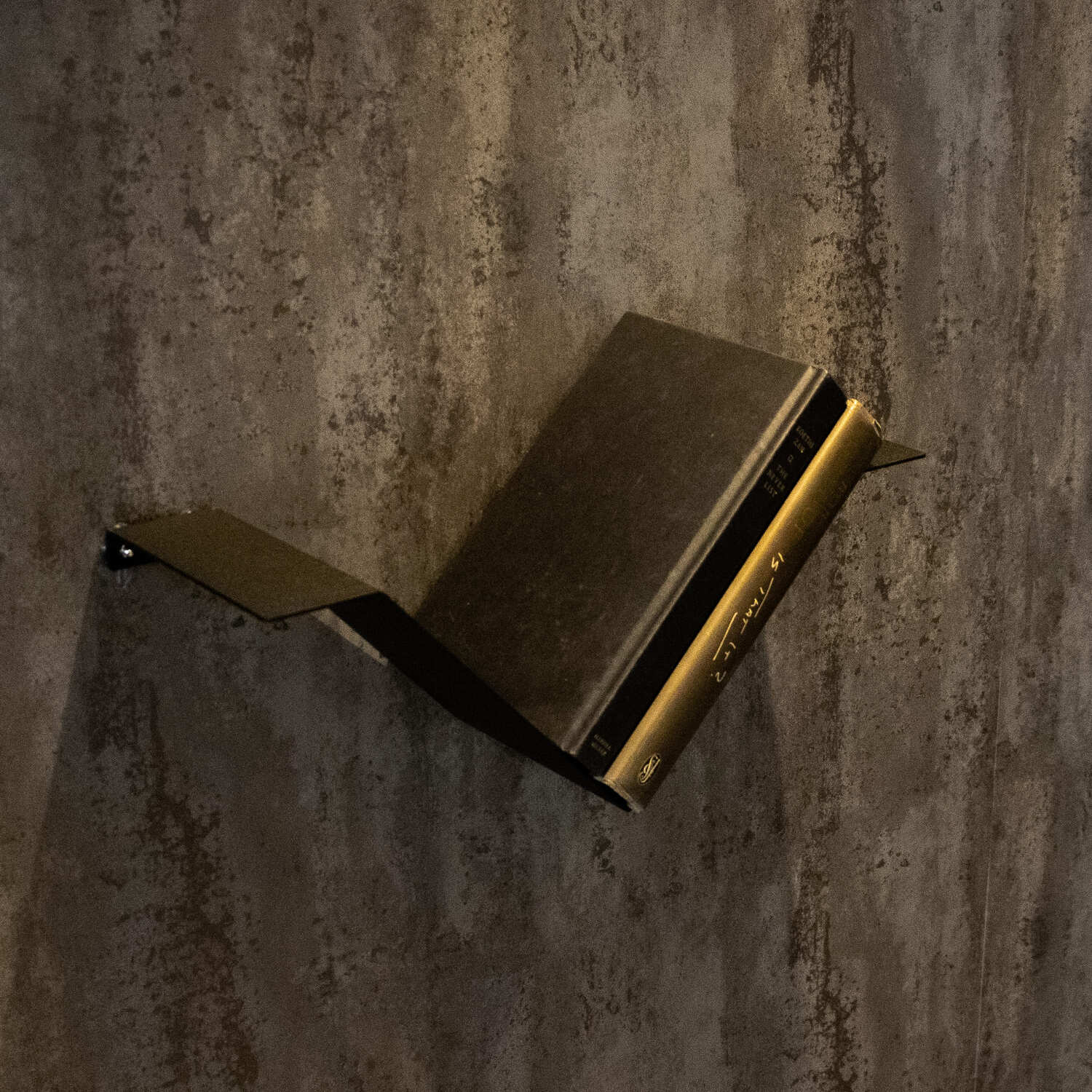 Okunaii™ Chapter Wall Mount Floating V-Shaped Book Shelf - Image 19