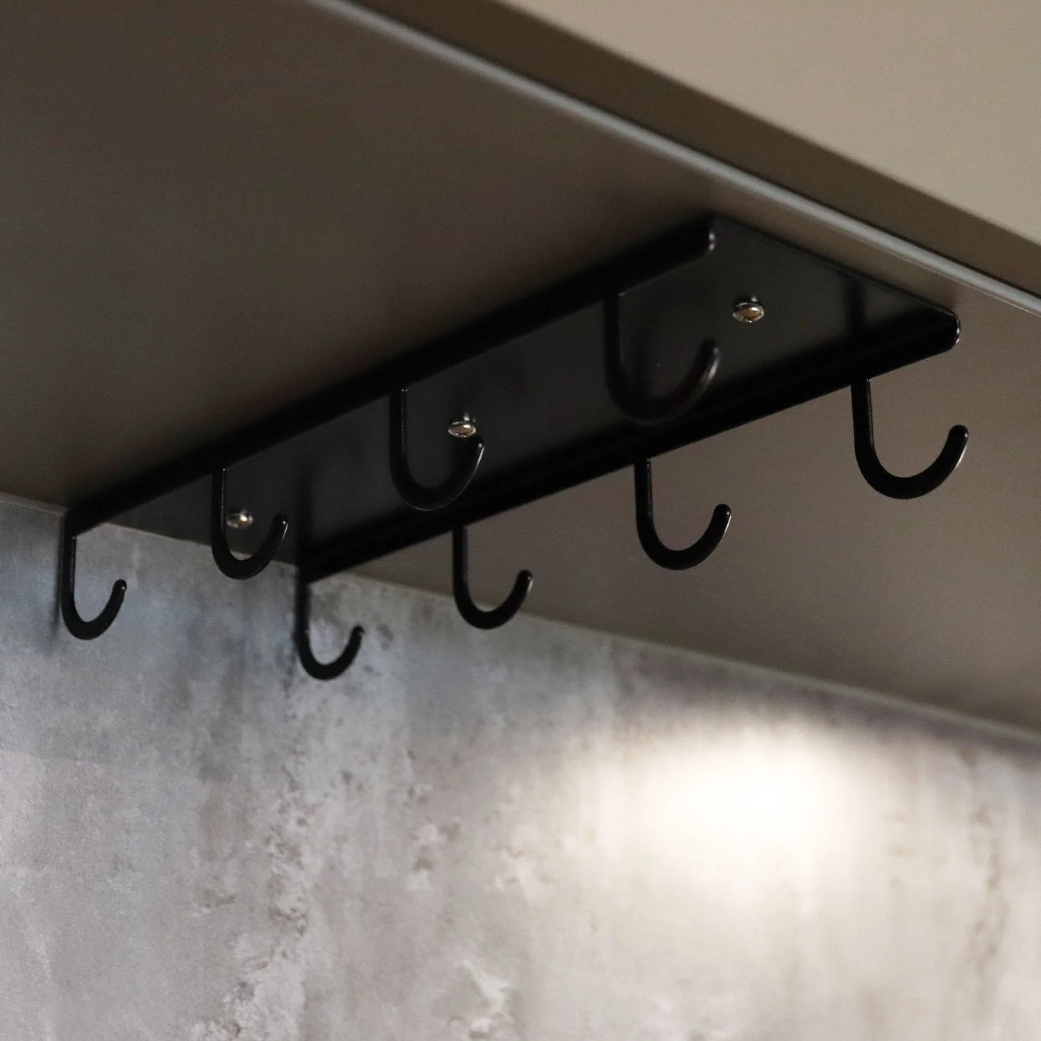 Okunaii™ Under-Cupboard Mount Coffee Mug Hanging Holder (8 Mug Capacity) - Image 3