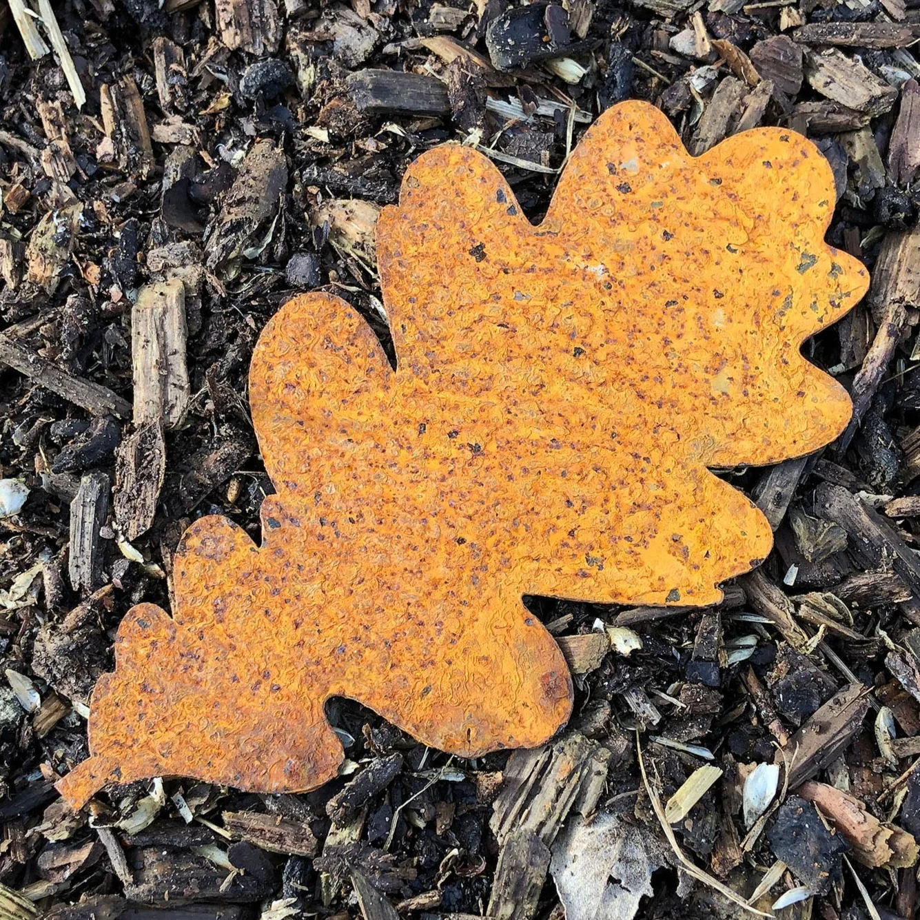 Bellamy Decorative Rustic Metal Leaves Decorations - Image 9