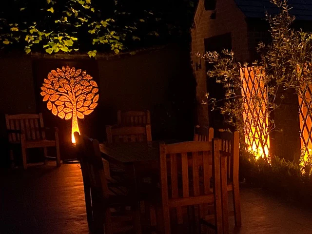 Wall Mount Rustic Steel Trellis with Illumination - Image 4