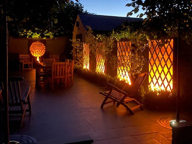 Wall Mount Rustic Steel Trellis with Illumination - Image 5