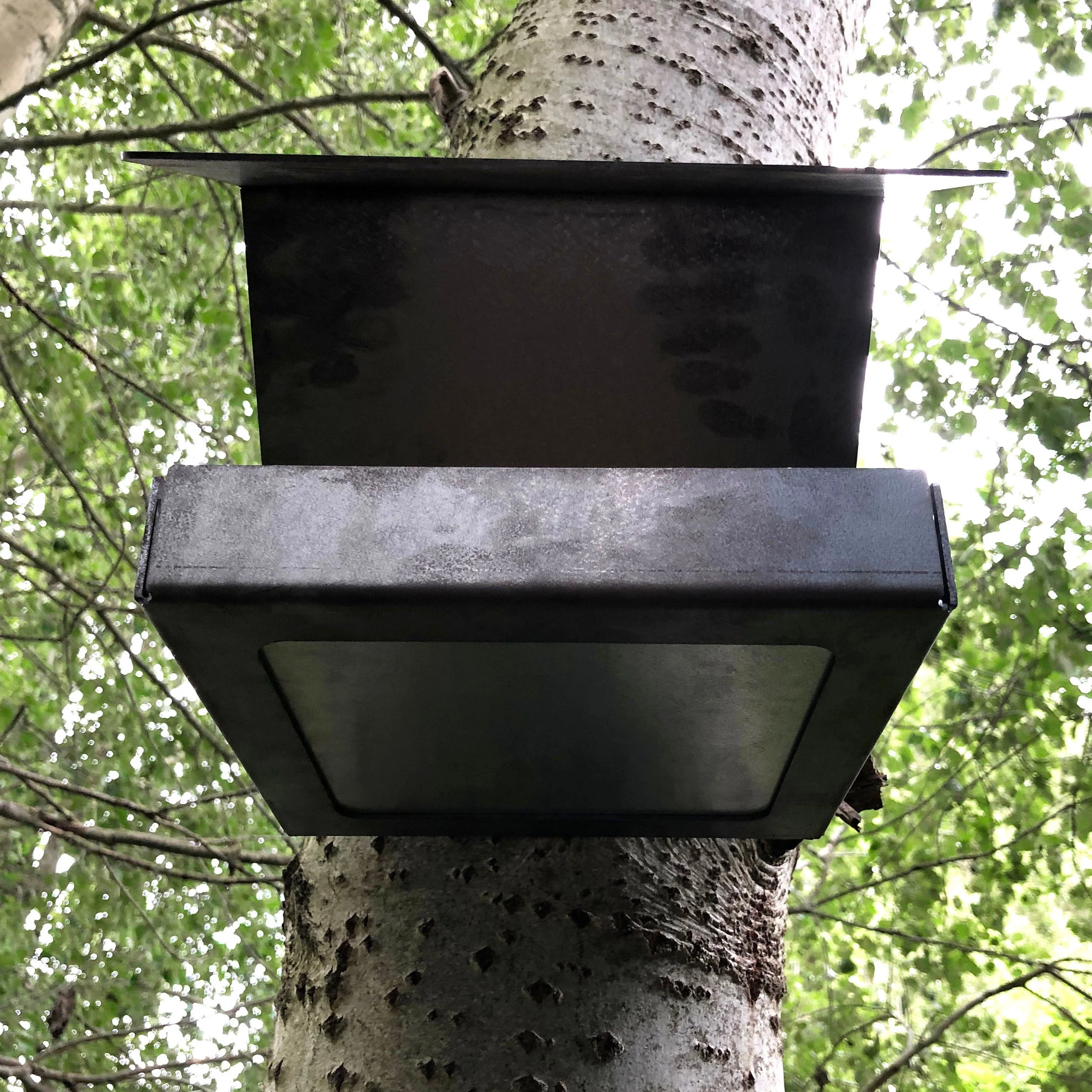 Jake's Farm Yard Wall Mounted & Tree Mounted Rustic Steel Bird Feeder - Image 10