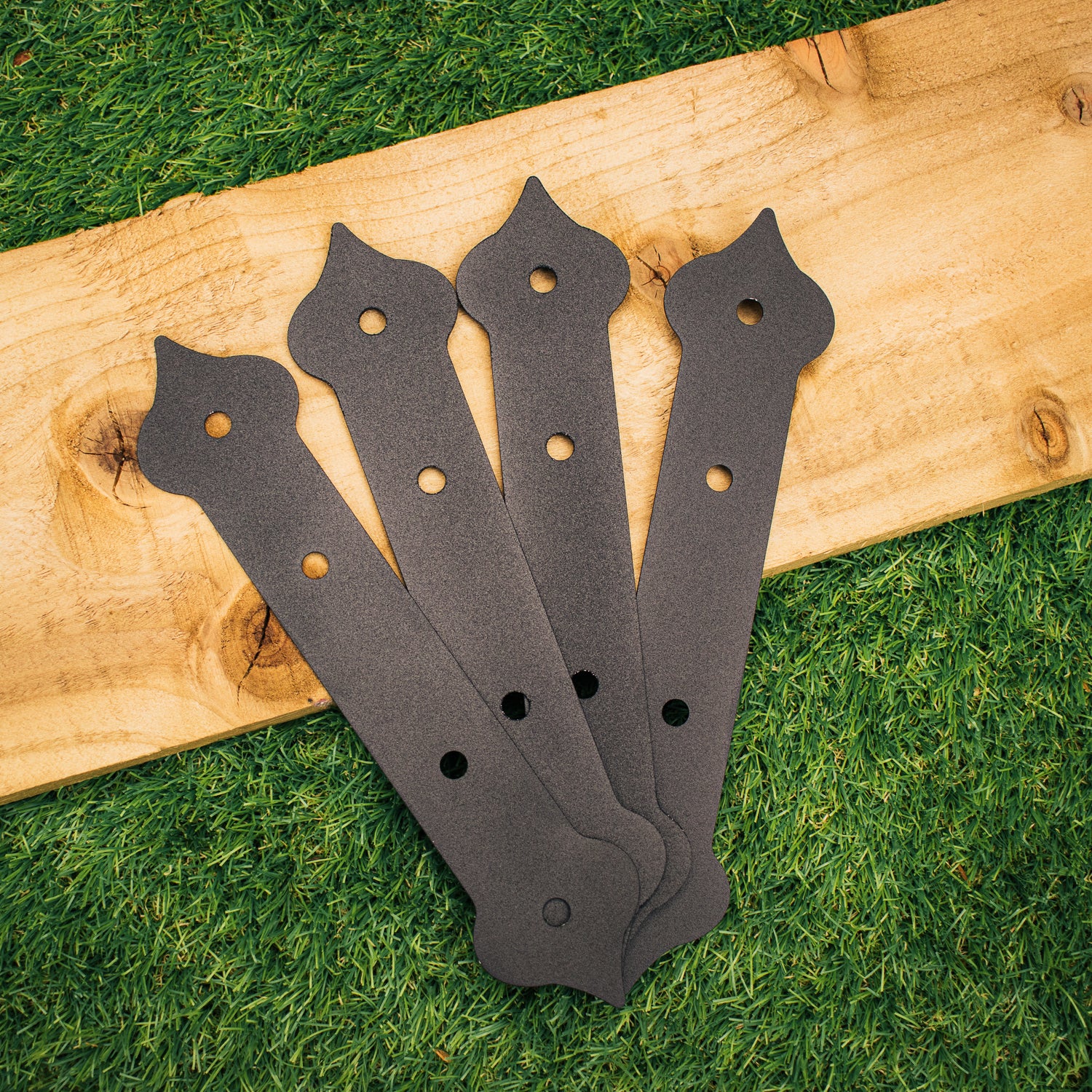 Spear Head Decorative Straight Railway Sleeper Brackets - Image 4