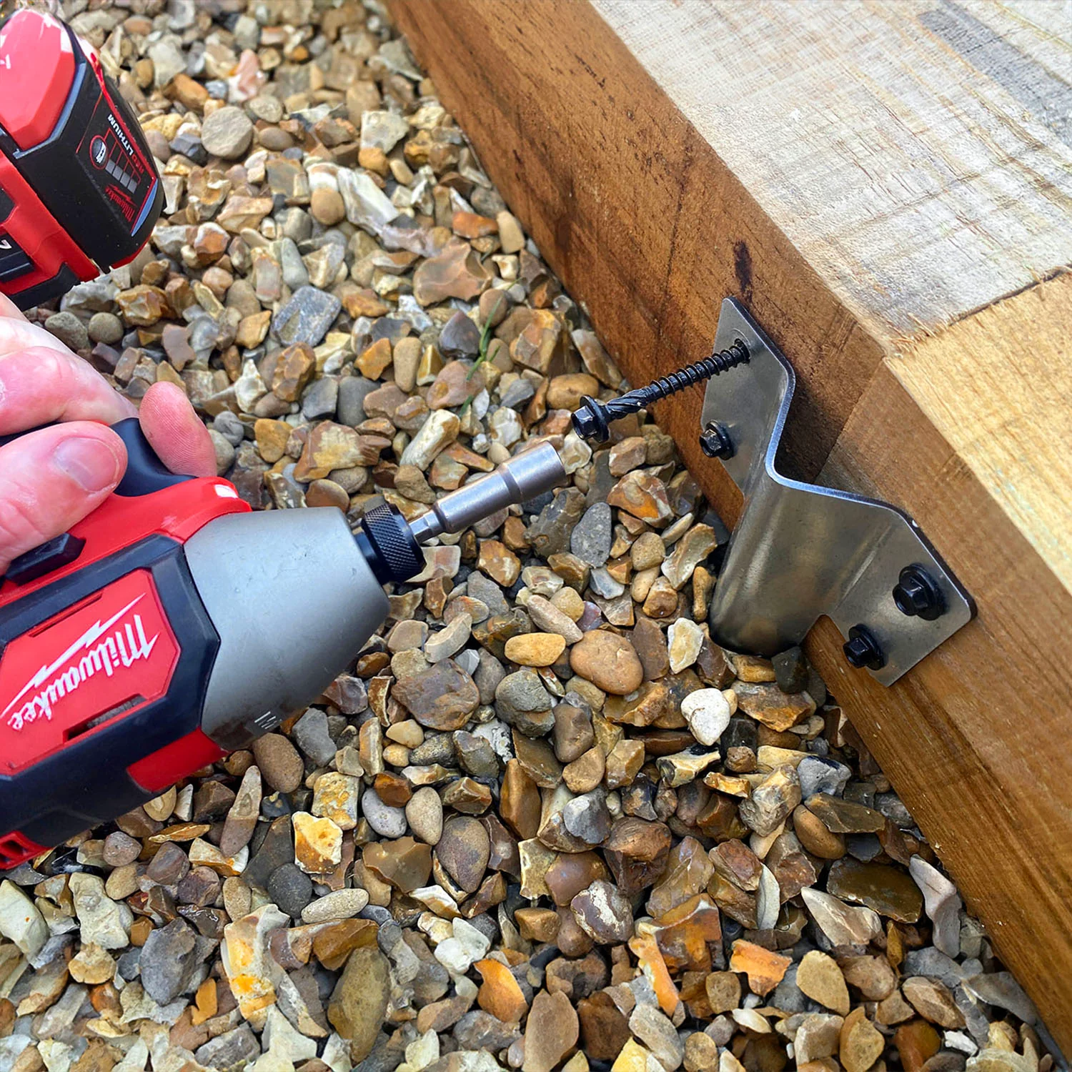 Straight Railway Sleeper Bracket with Stake - Image 6