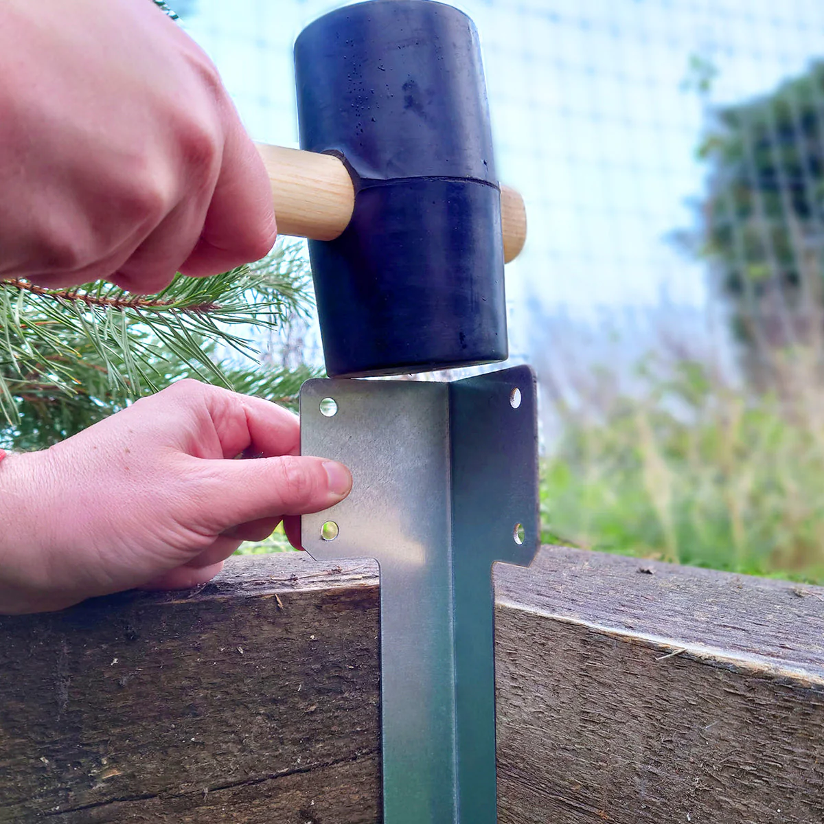 Corner Railway Sleeper Bracket with Stake - Image 11