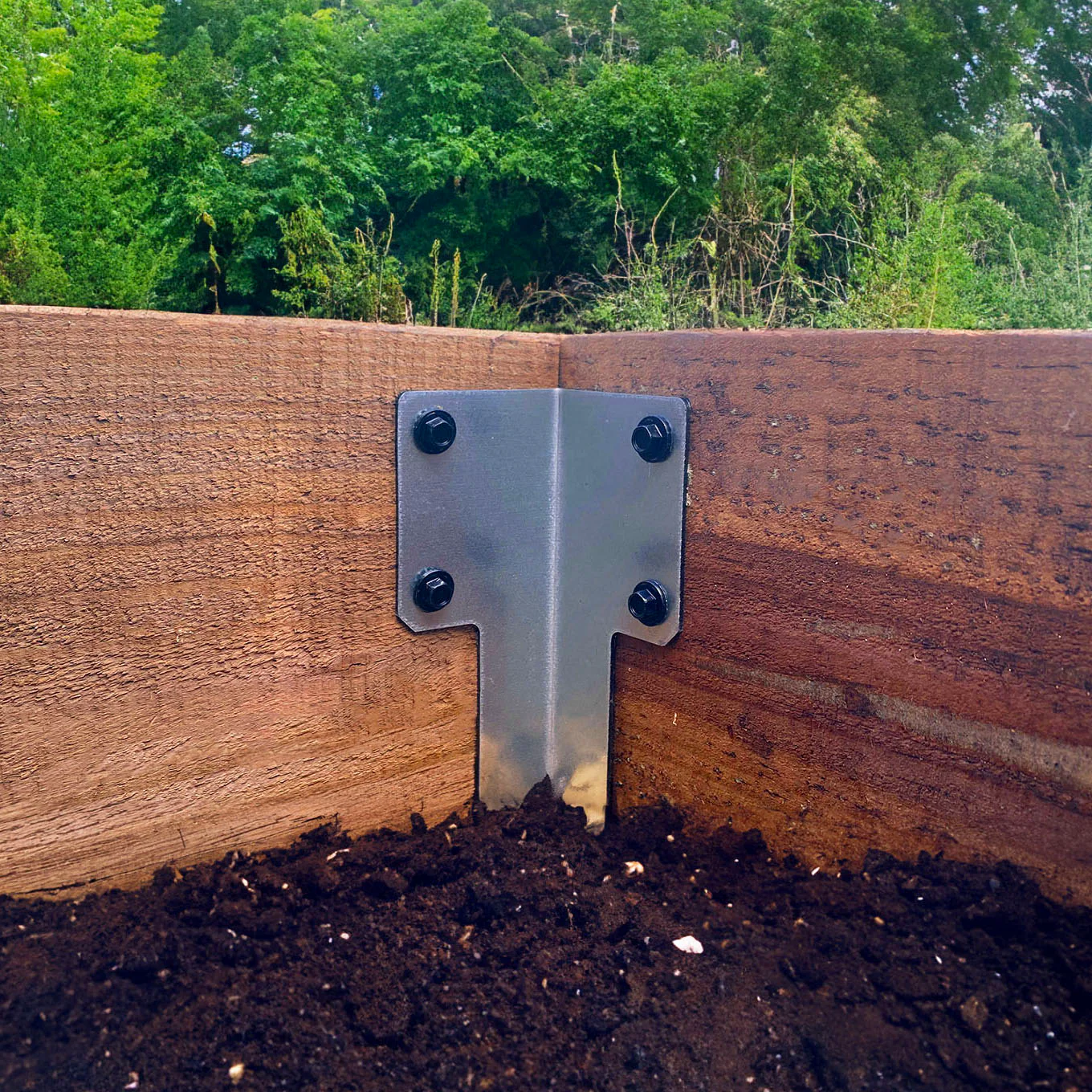 Corner Railway Sleeper Bracket with Stake - Image 3
