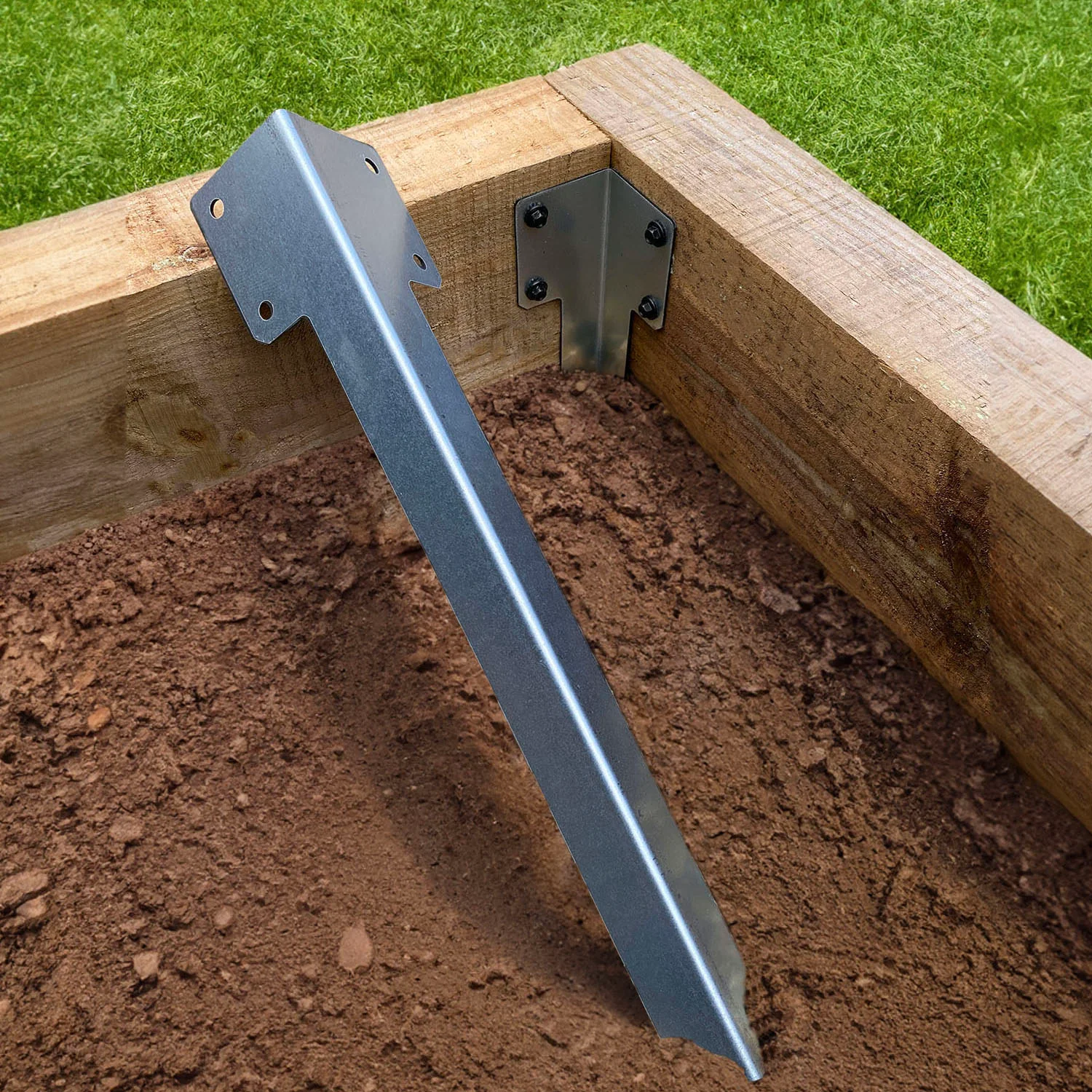 Corner Railway Sleeper Bracket with Stake - Image 5