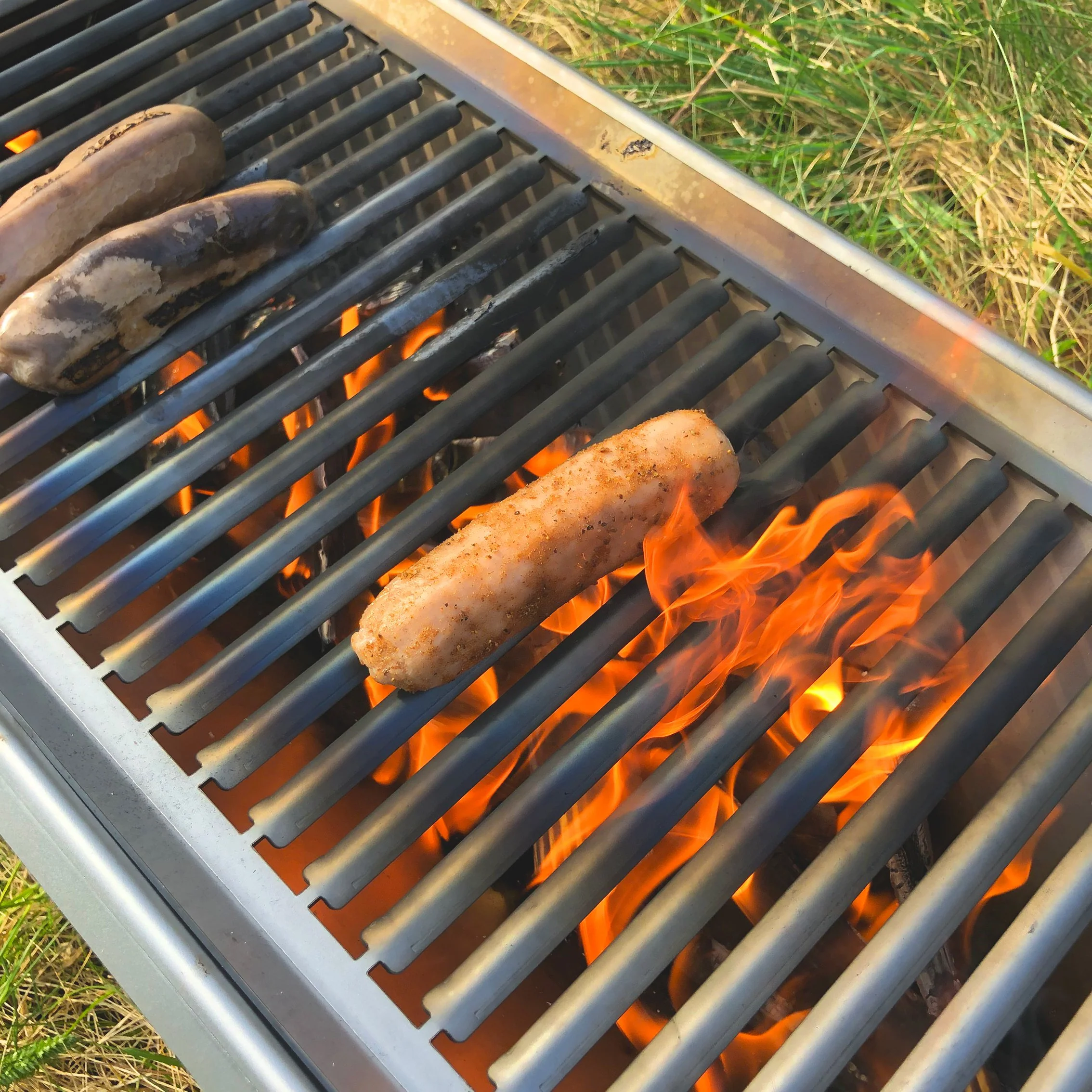 Volcann™ Large Flatpack Portable Full Grill Top BBQ - Image 5